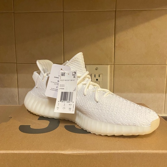 Yeezy Boost 350 V2 Cream - Picture 2 of 5